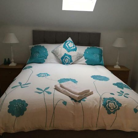 Spacious And Bright Town Centre Apartment 巴利卡斯尔 外观 照片