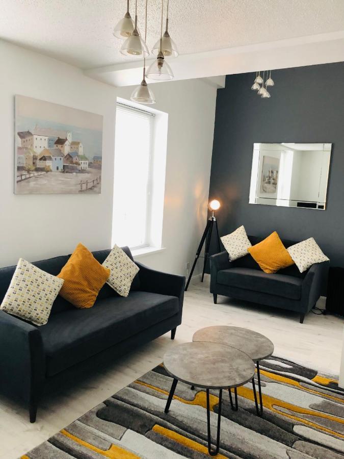 Spacious And Bright Town Centre Apartment 巴利卡斯尔 外观 照片